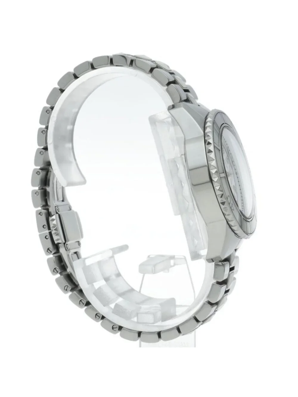 Dior movement off
